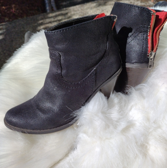 Mossimo Ankle Boots - Picture 4 of 11